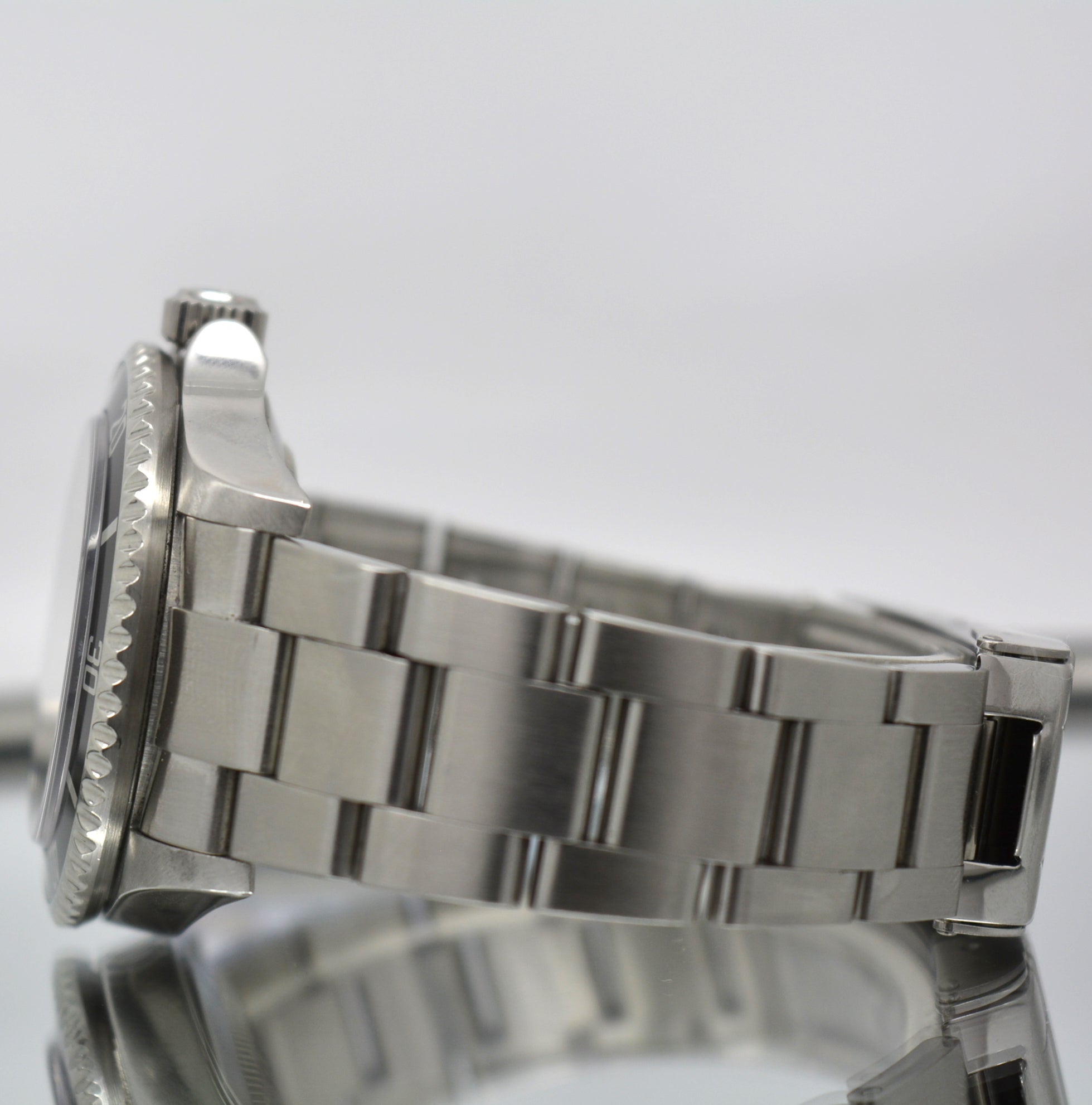 Rolex 16600 SS Sea Dweller No Holes F Serial Excellent Condition W Box