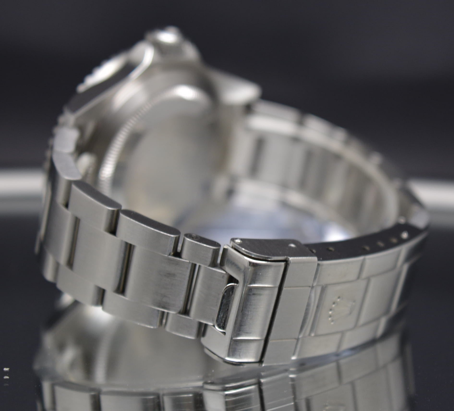 Rolex Submariner 16610LV Anniversary Engraved – unpolished Double Serial
