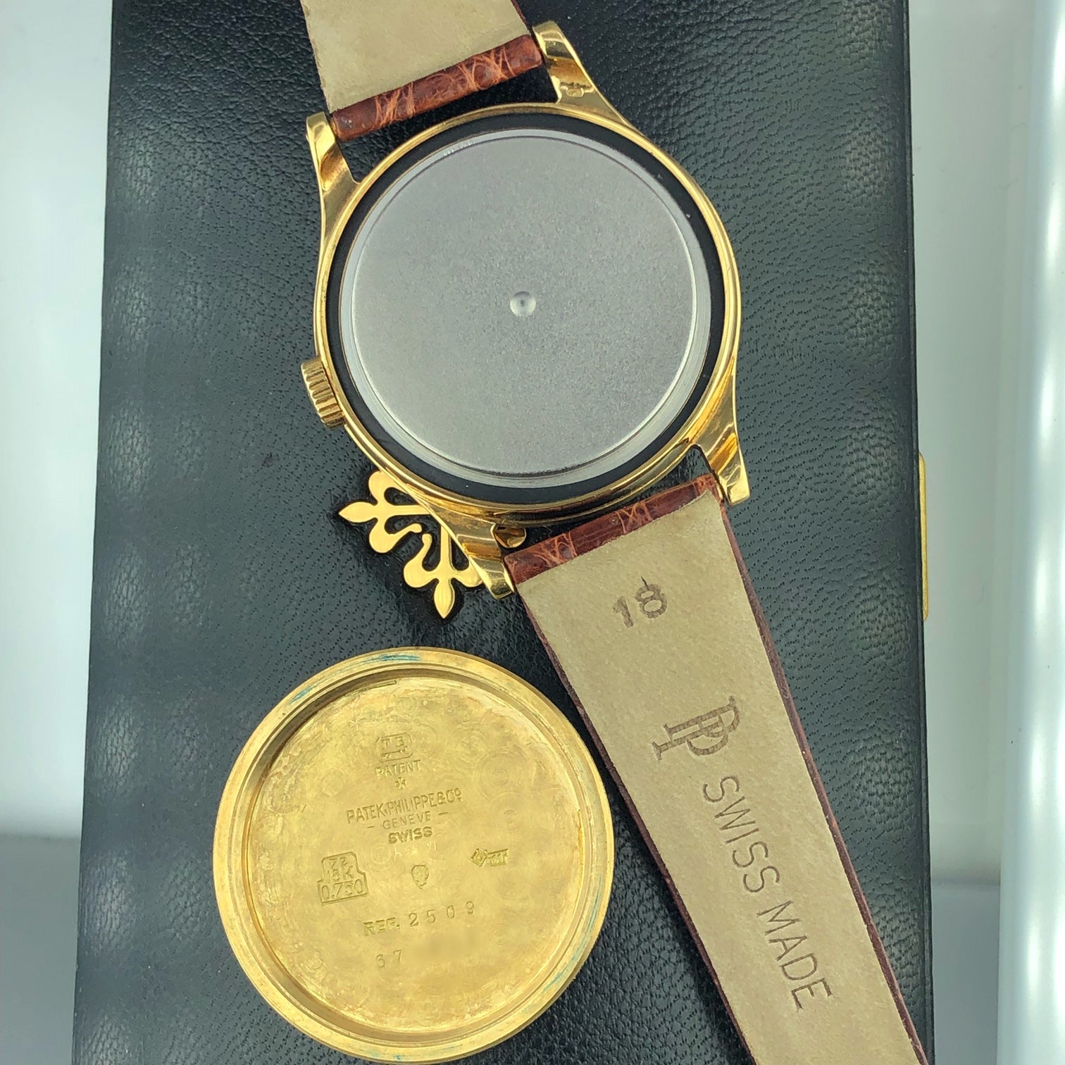 1953 Vintage Patek Philippe Calatrava 2509 Screw Back 18k Solid Gold Box Paper