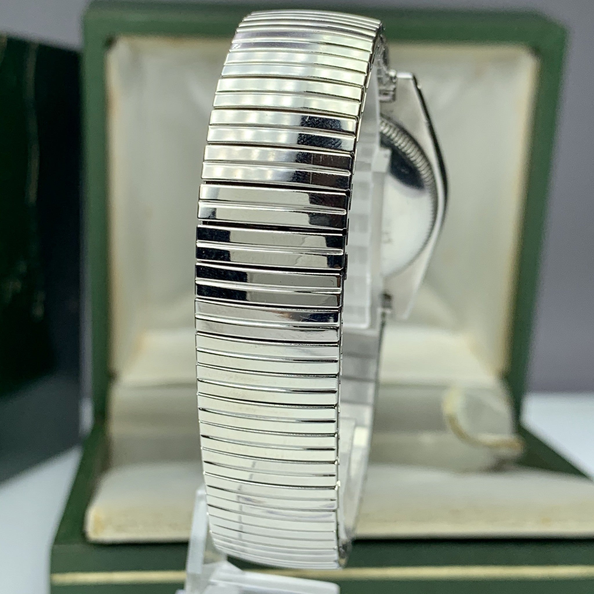 1940’s Vintage Rolex Oyster Perpetual 2940 Bubbleback Rhodium Dial
