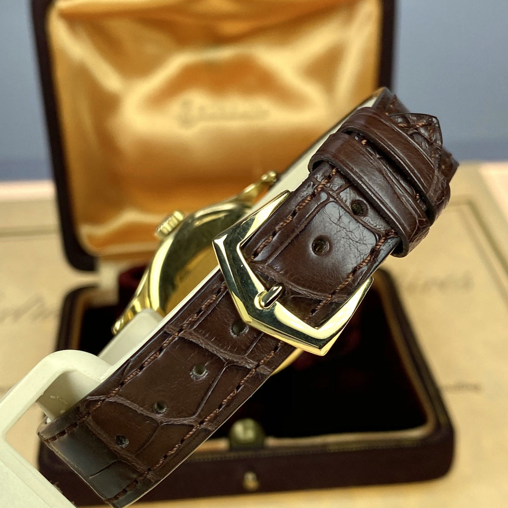 1949 Vintage Patek Philippe  Ref. 96 – Calatrava Retailed by Gubelin Box & paper