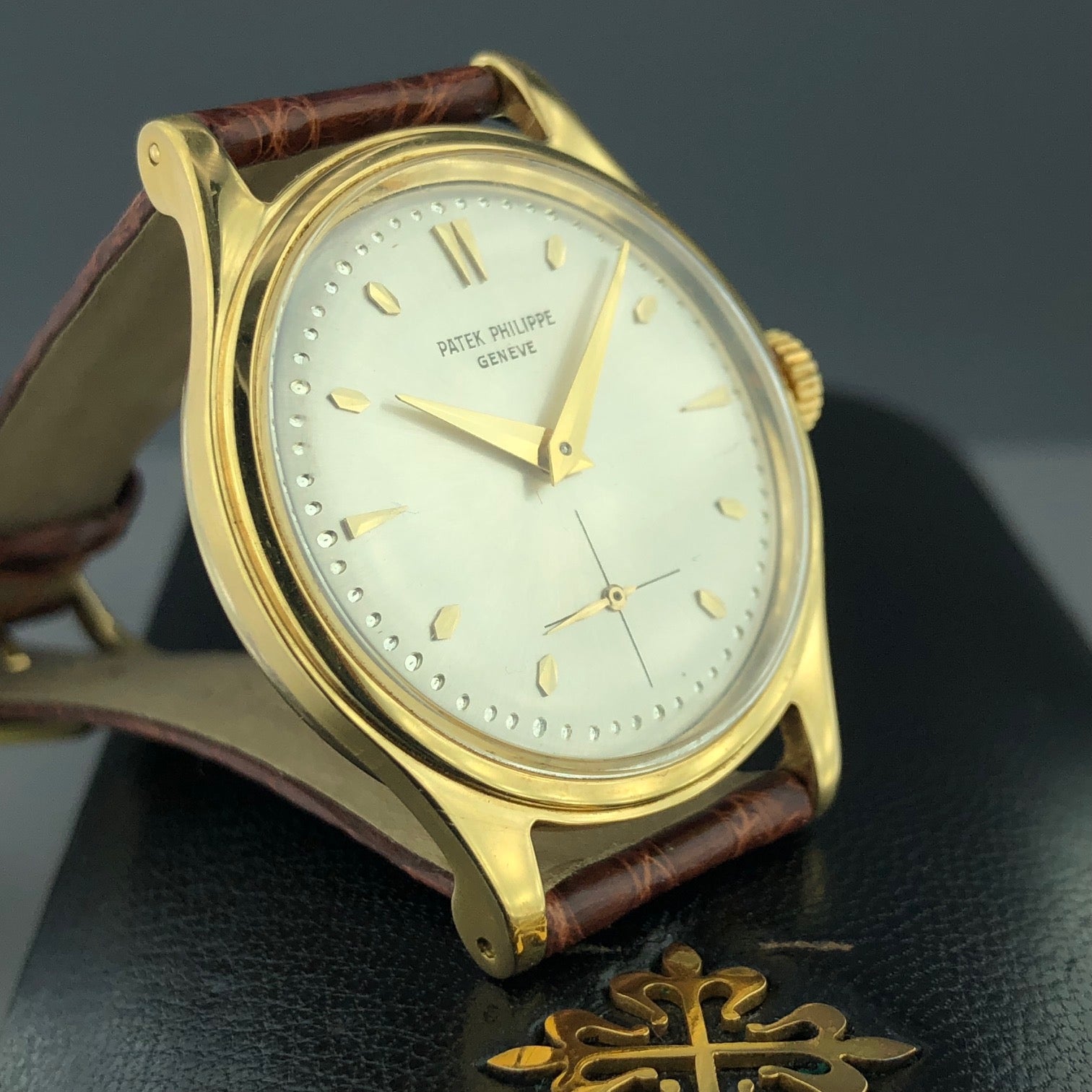 1953 Vintage Patek Philippe Calatrava 2509 Screw Back 18k Solid Gold Box Paper