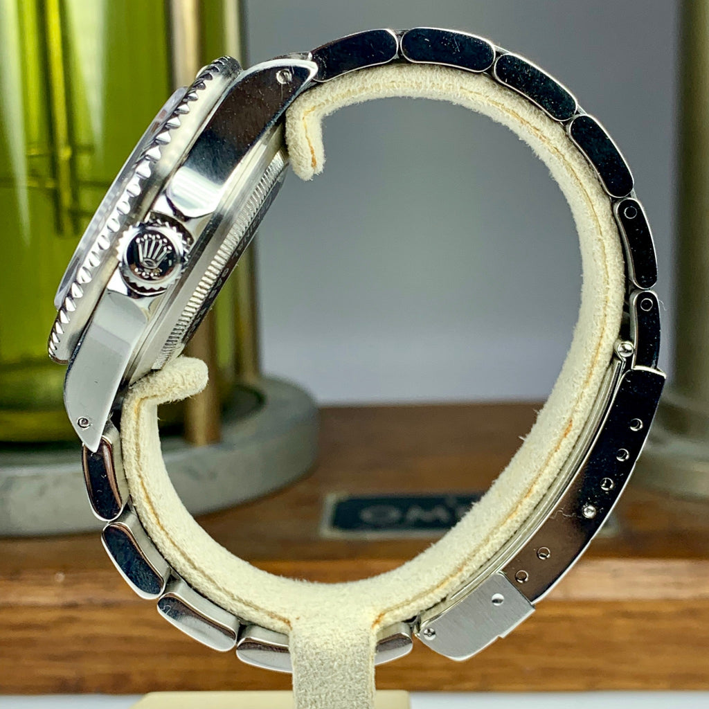 1985 Vintage Rolex Sea-Dweller 16660 “Triple Six”