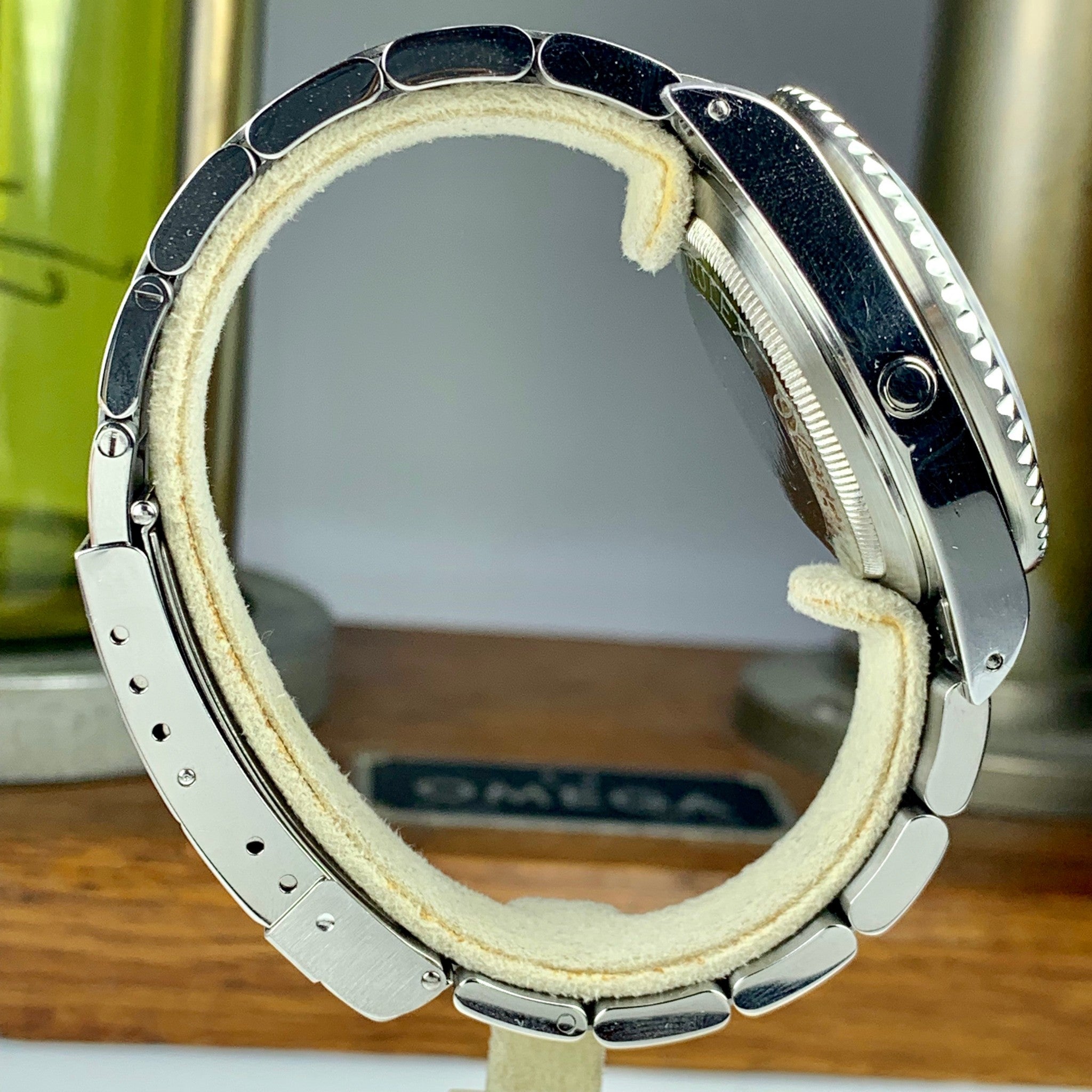 1985 Vintage Rolex Sea-Dweller 16660 “Triple Six”
