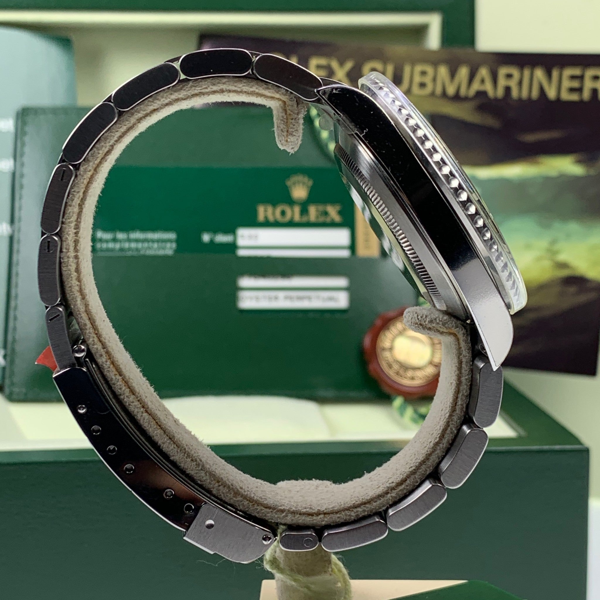2011 NOS Rolex Submariner 16610 Last generation Box & Card