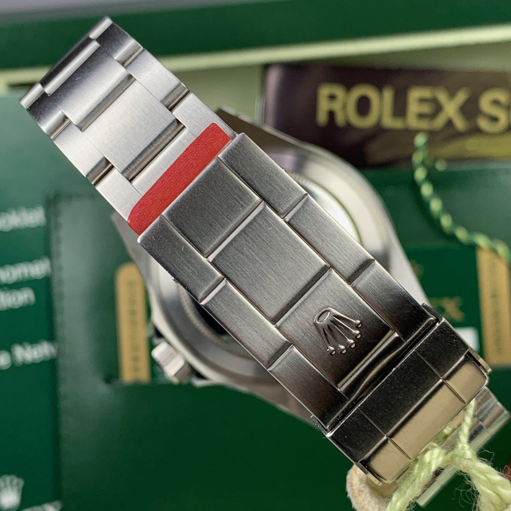 2011 NOS Rolex Submariner 16610 Last generation Box & Card