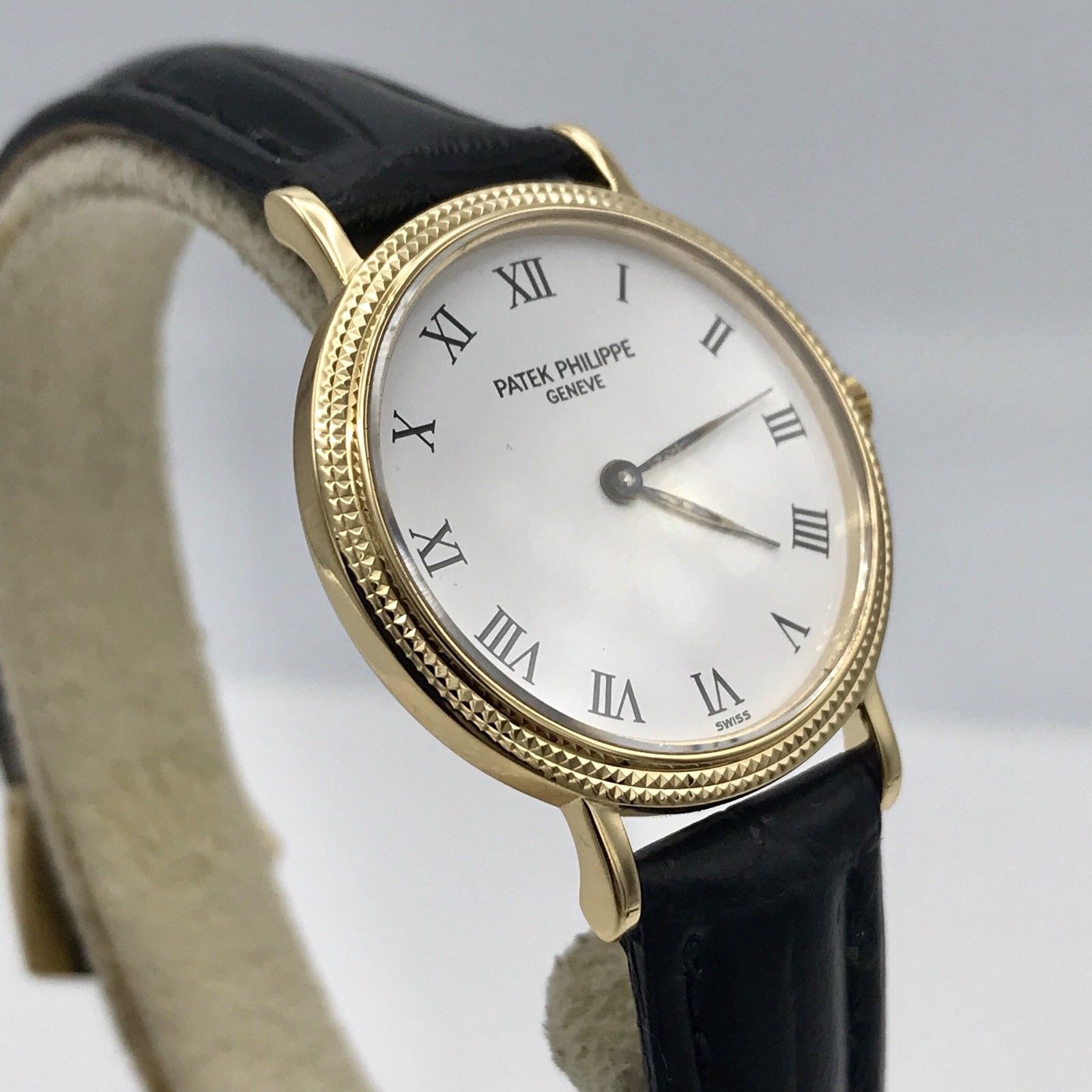 Patek Philippe 4819J Calatrava Ladies Quartz in Yellow Gold 25mm