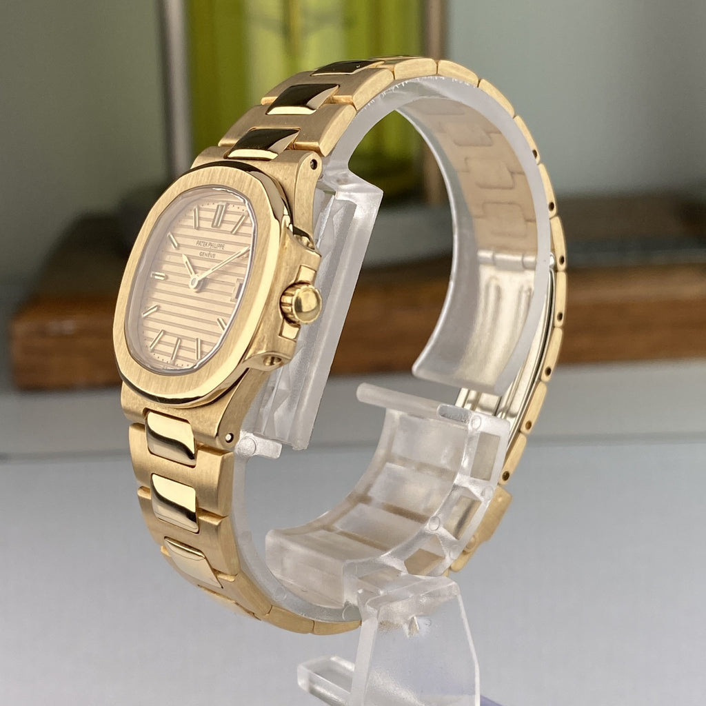 Patek Philippe Nautilus 4700/1 Ladies Solid 18k Gold mint condition
