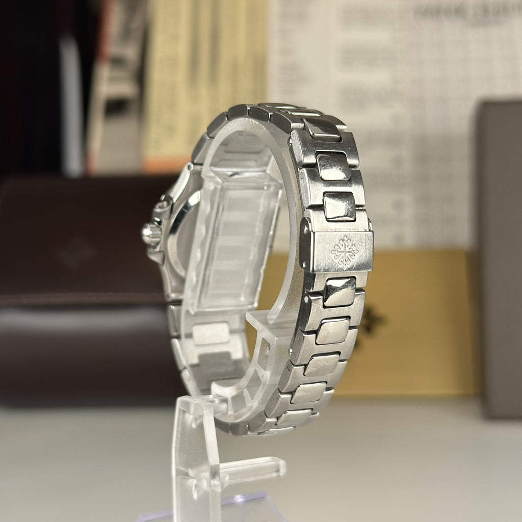 Patek Philippe Nautilus 4700/1 Stainless Steel Ladies with Box and papers