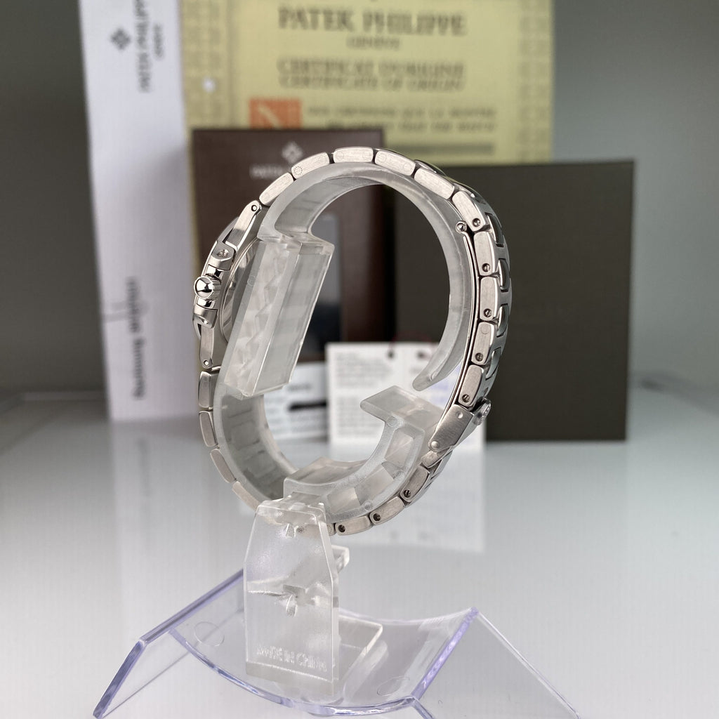 Patek Philippe Nautilus 4700/1 Stainless Steel Ladies w Box and papers Serviced by Patek 2022