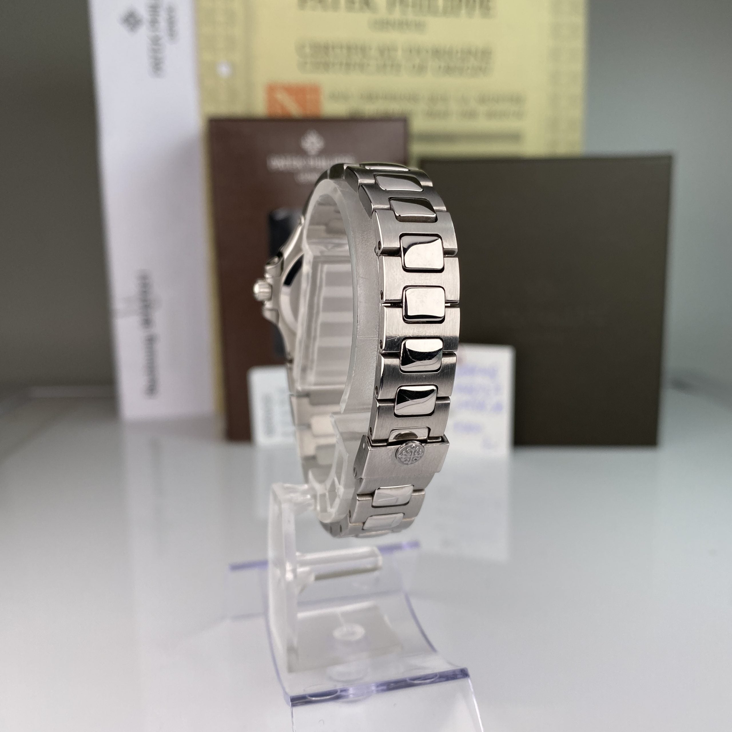 Patek Philippe Nautilus 4700/1 Stainless Steel Ladies w Box and papers Serviced by Patek 2022