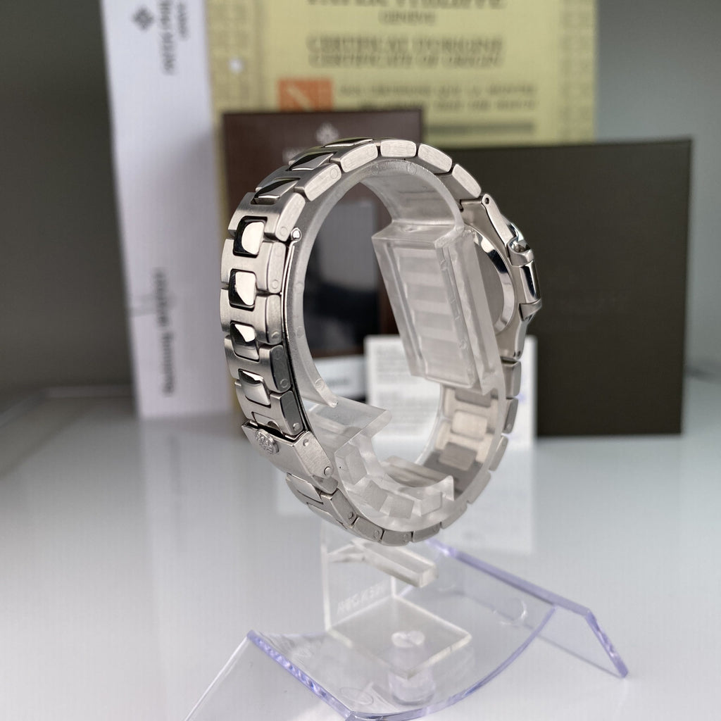 Patek Philippe Nautilus 4700/1 Stainless Steel Ladies w Box and papers Serviced by Patek 2022