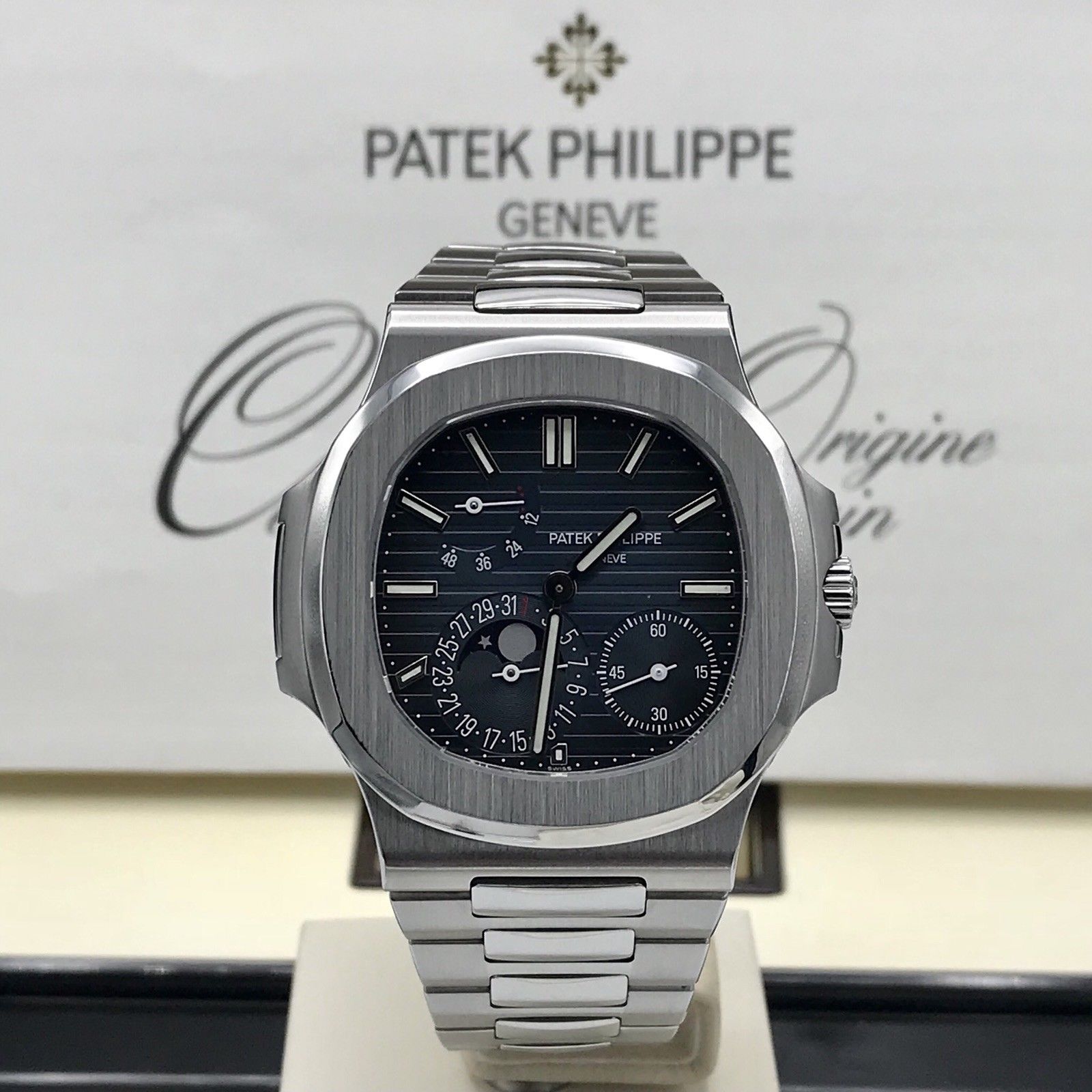Patek Philippe Nautilus 5712 / A1-001 blue Box and Papers 2009 Mint condition