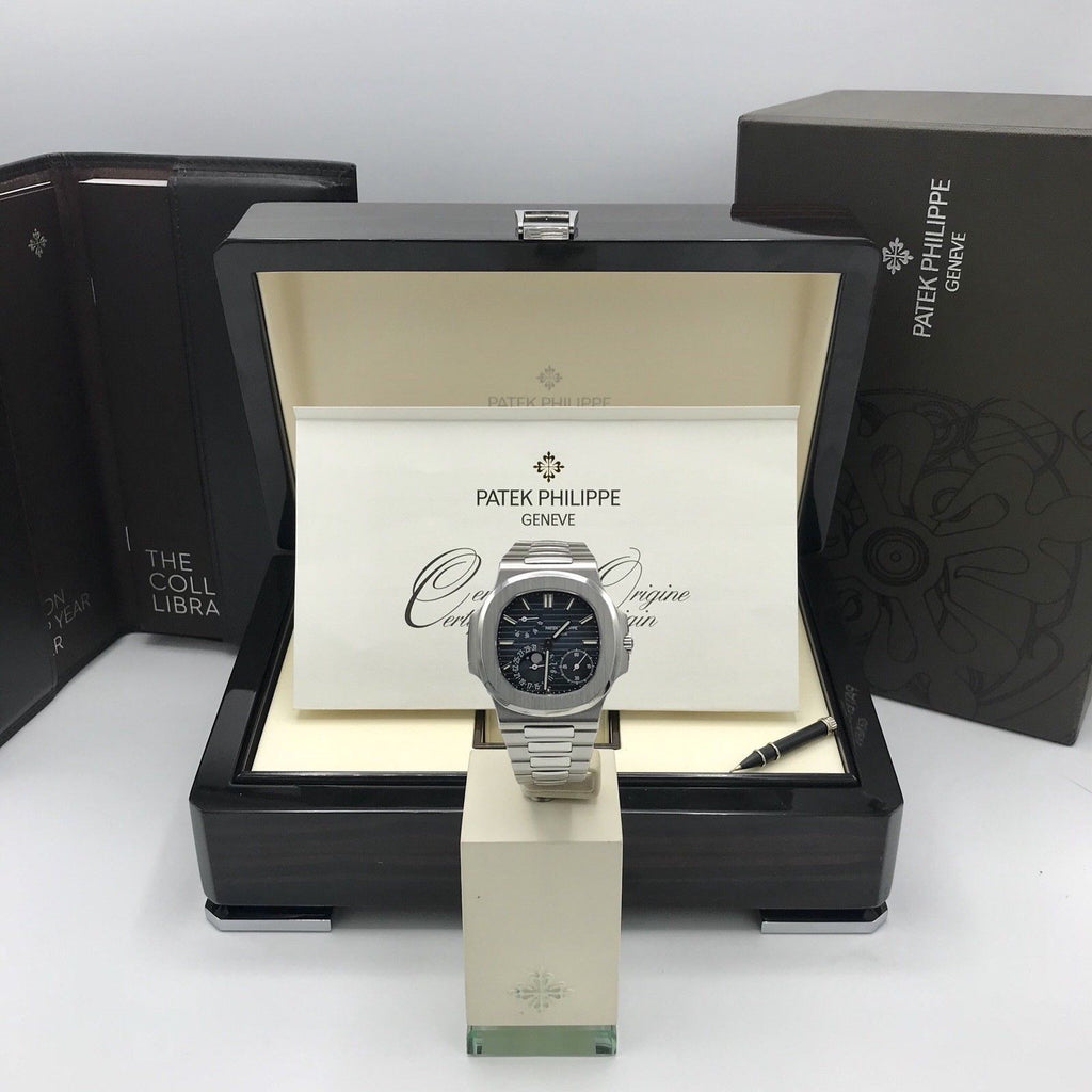 Patek Philippe Nautilus 5712 / A1-001 blue Box and Papers 2009 Mint condition