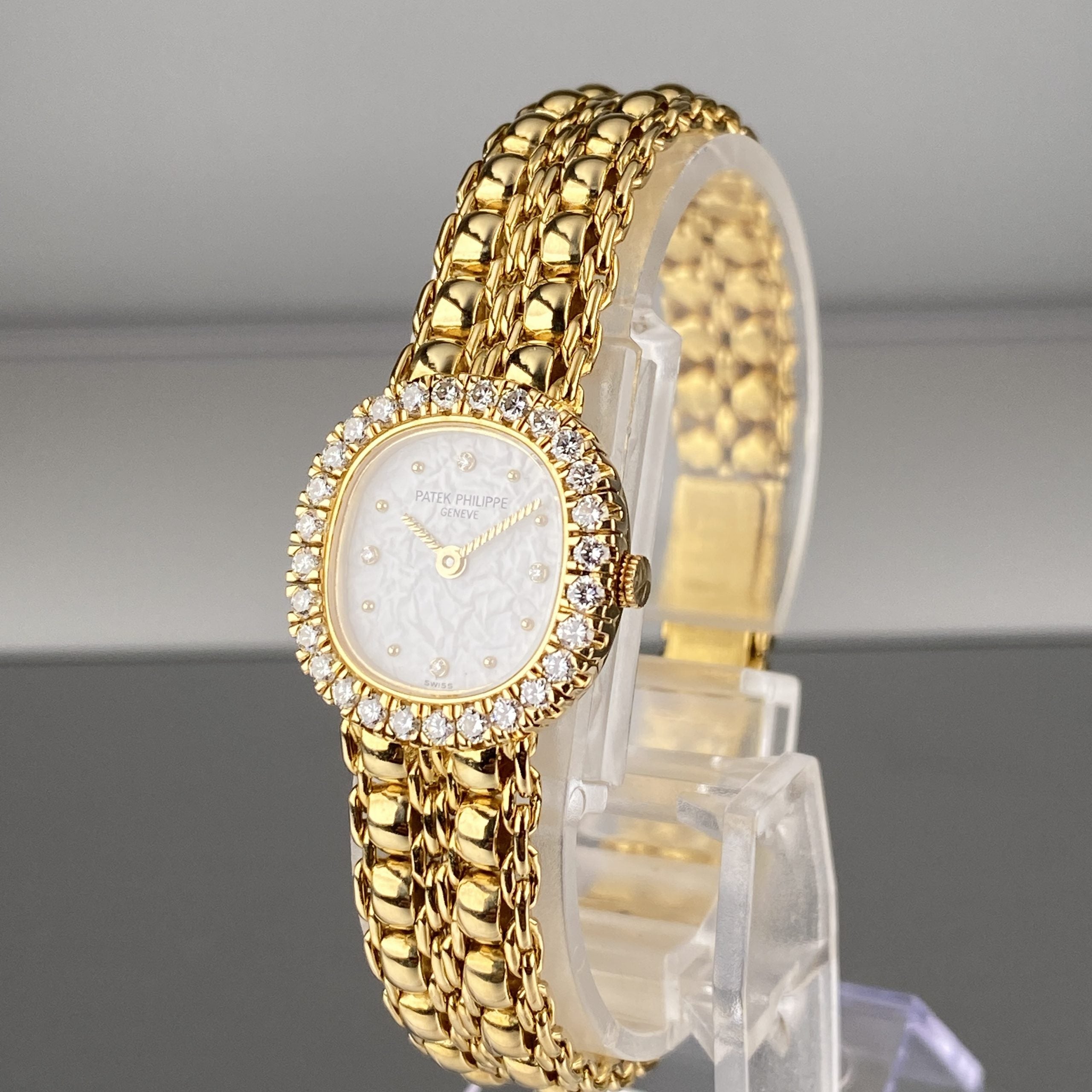 Patek Philippe Ref 4772 Ellipse Ladies Cocktail Watch 18k Gold with Factory Diamond