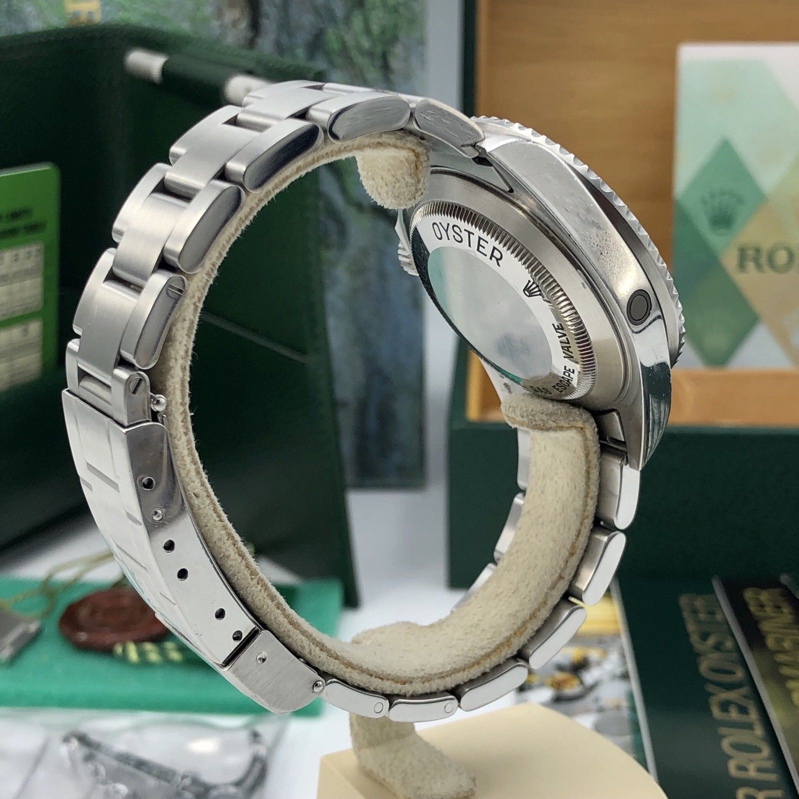 Rolex 16600 Sea Dweller Unpolished Extra Full Set Box & Papers 2004
