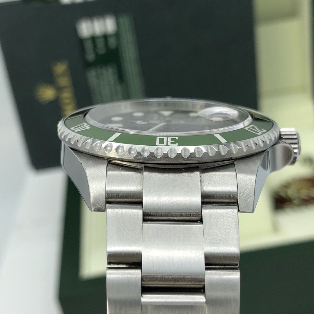 Rolex 16610LV Submariner Anniversary Green Kermit Full Set Card 2010 V Serial