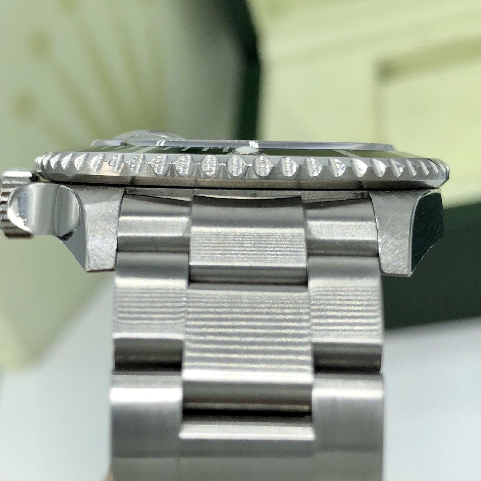 Rolex 16610LV Submariner Anniversary Green Kermit Unpolished 2007 Z Serial
