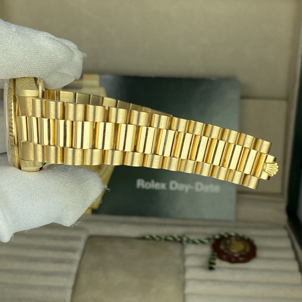 Rolex Day-Date 18038  President Mint condition with Box & Booklets