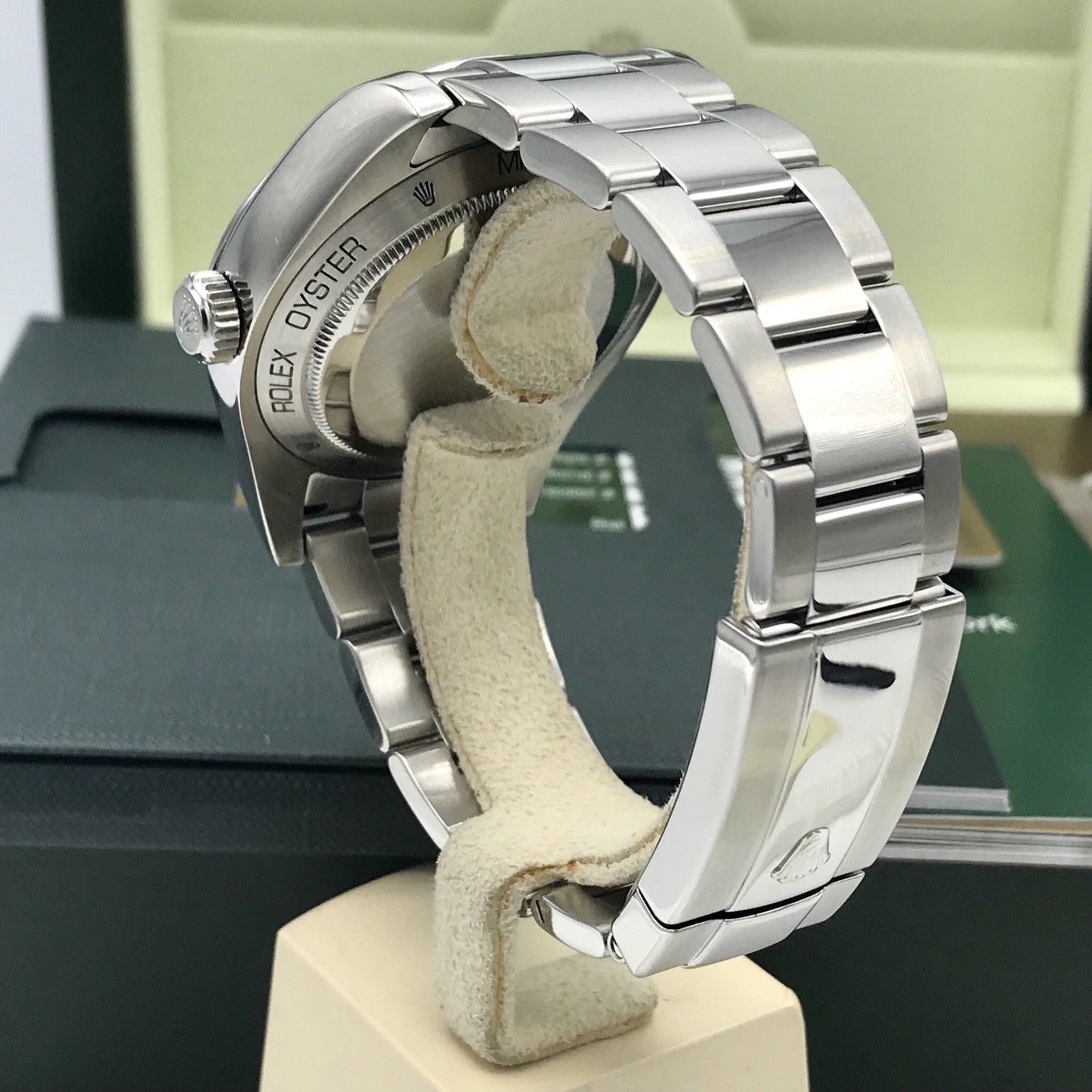 Rolex Oyster Perpetual Milgauss 116400V Green Box and papers Full Set Mint