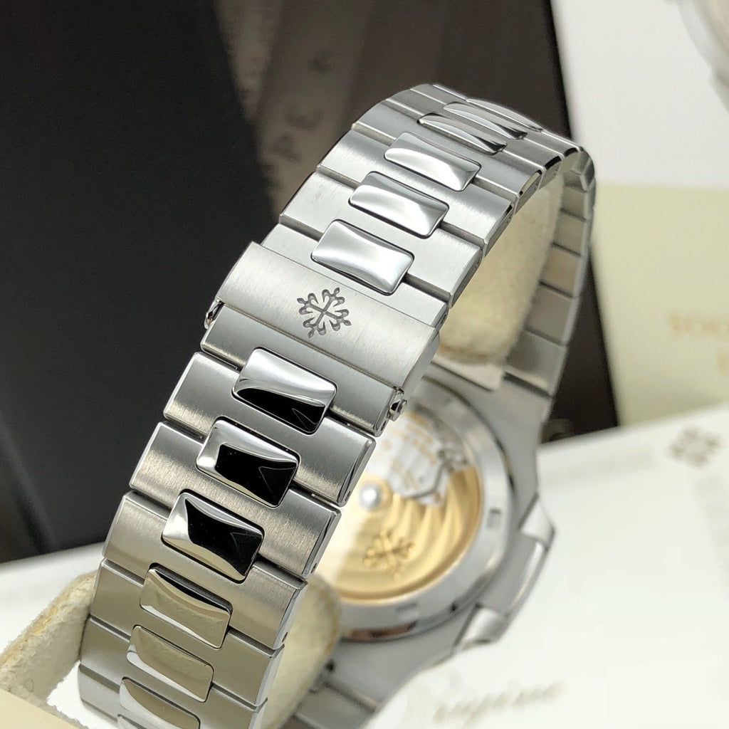 Unworn Patek Philippe Nautilus 5711 / 1A-010 blue Box and Papers 2018