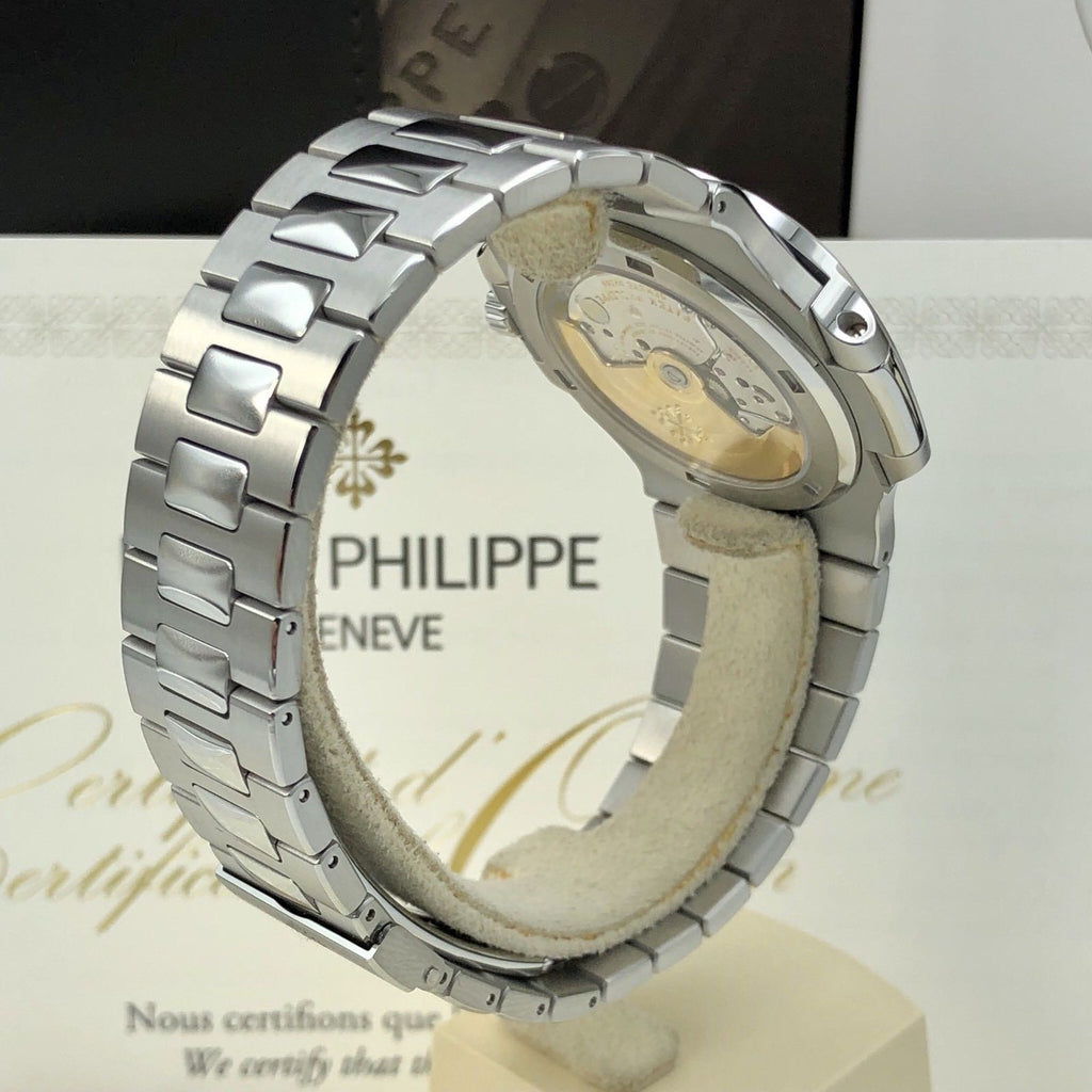 Unworn Patek Philippe Nautilus 5711 / 1A-010 blue Box and Papers 2018