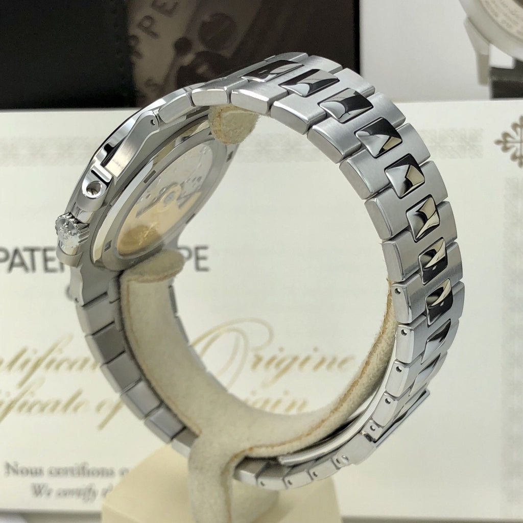 Unworn Patek Philippe Nautilus 5711 / 1A-010 blue Box and Papers 2018