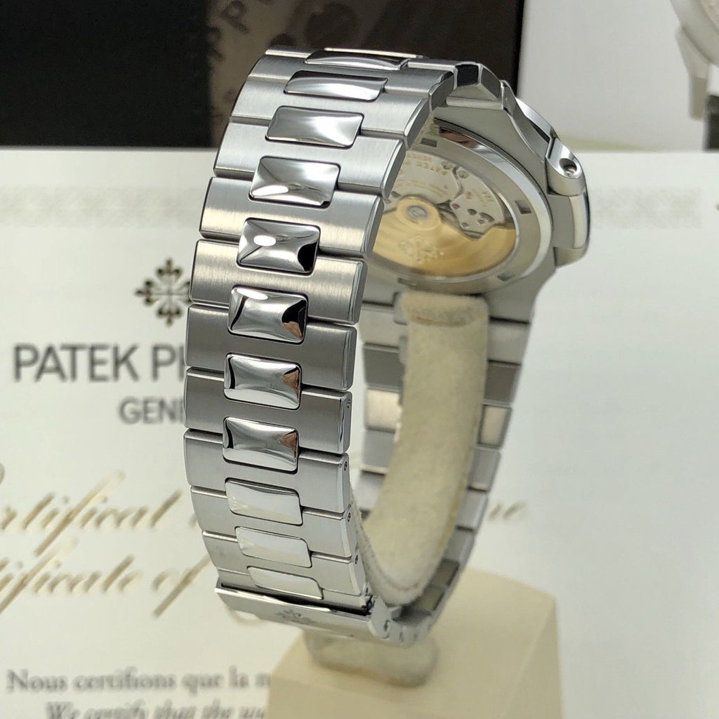 Unworn Patek Philippe Nautilus 5711 / 1A-010 blue Box and Papers 2018
