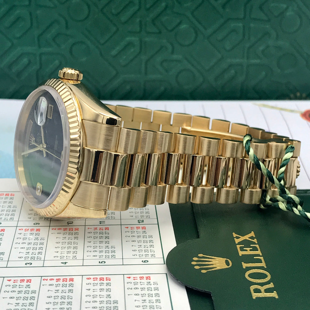 Rolex Day Date 118238 soild 18k gold Onyx Diamond dial Full set box and papers