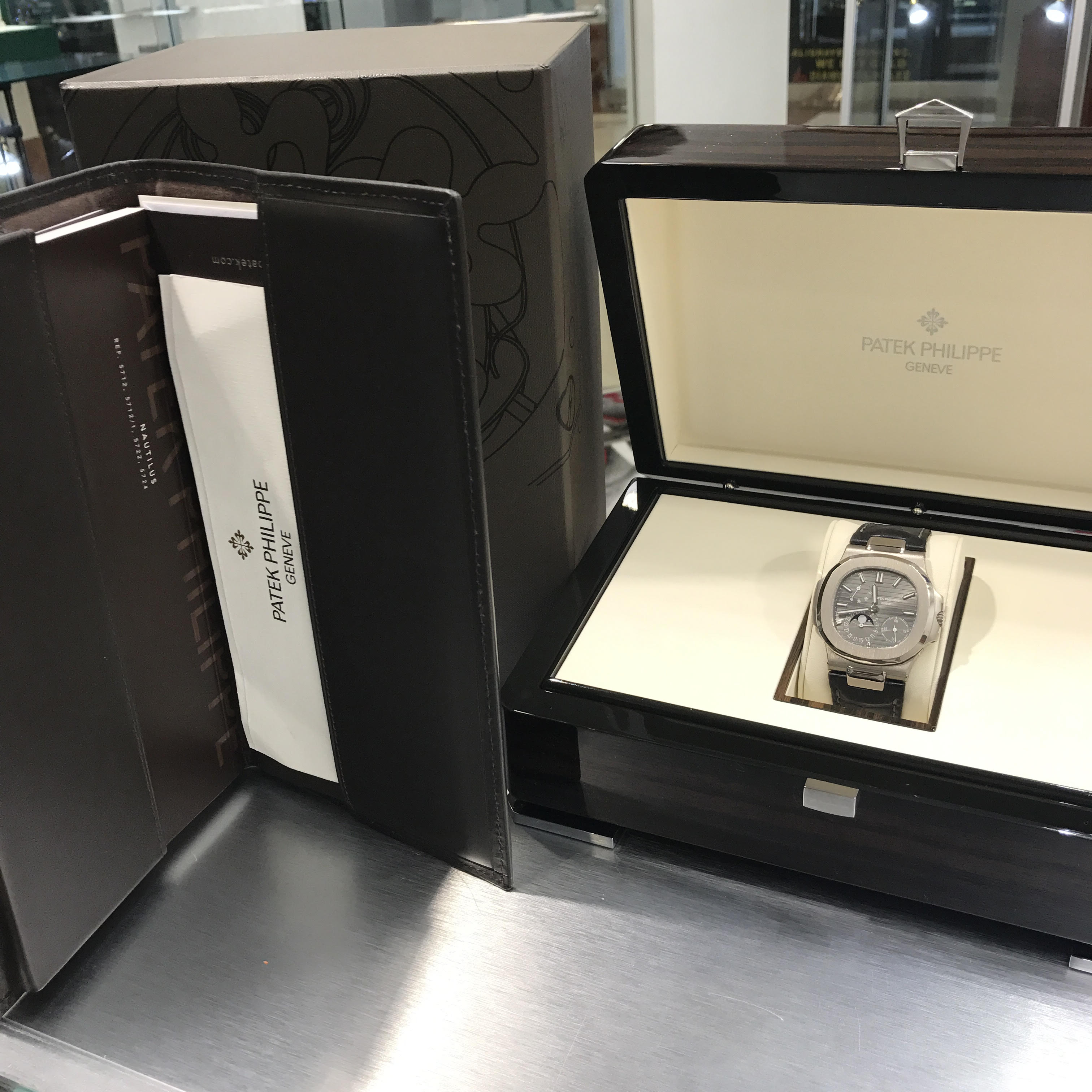 PATEK PHILIPPE 5712G-001 Nautilus Moon Phases 18K White Gold 2014 BOX & PAPERS