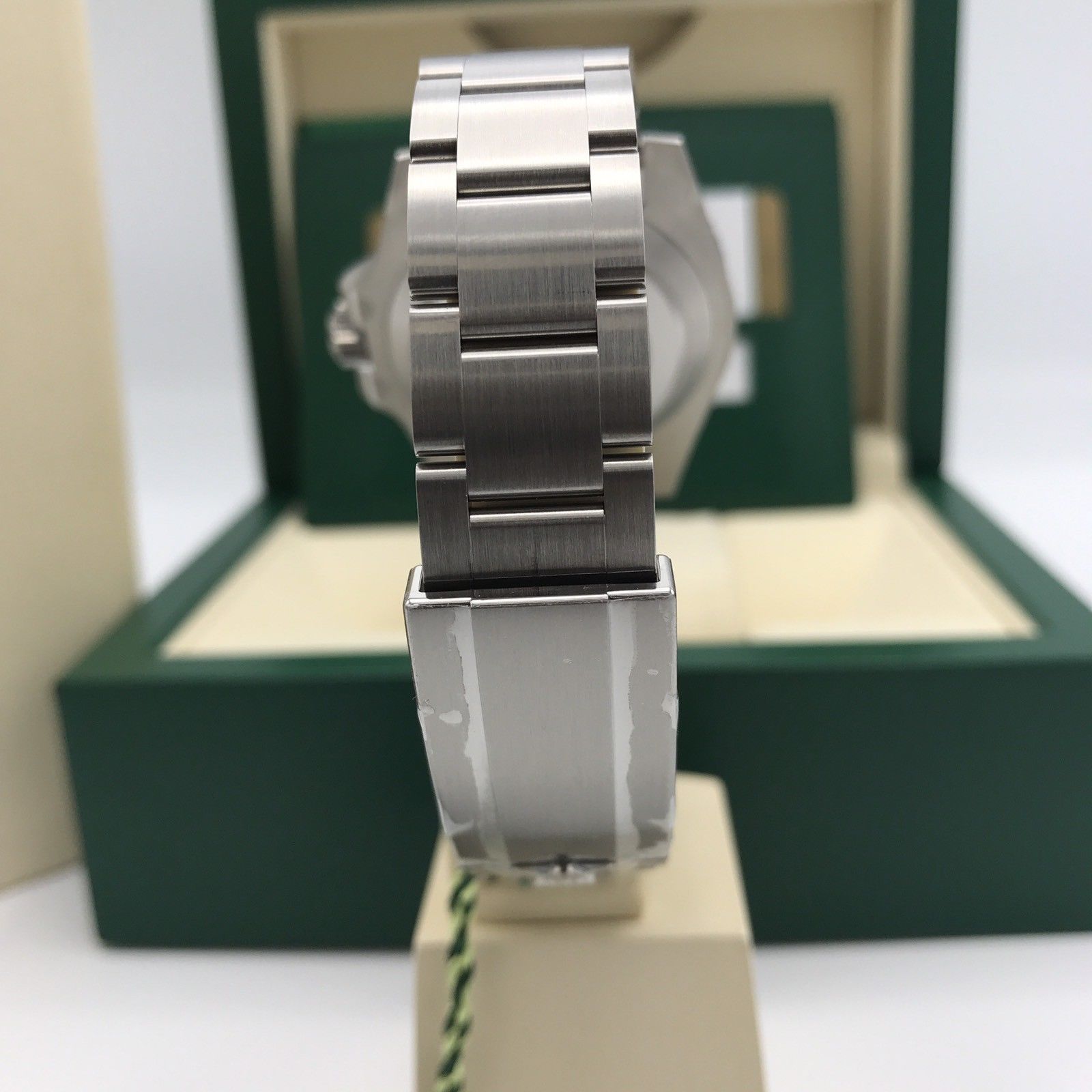 Unworn Rolex Submariner 116610LV Green Hulk box and papers 2017