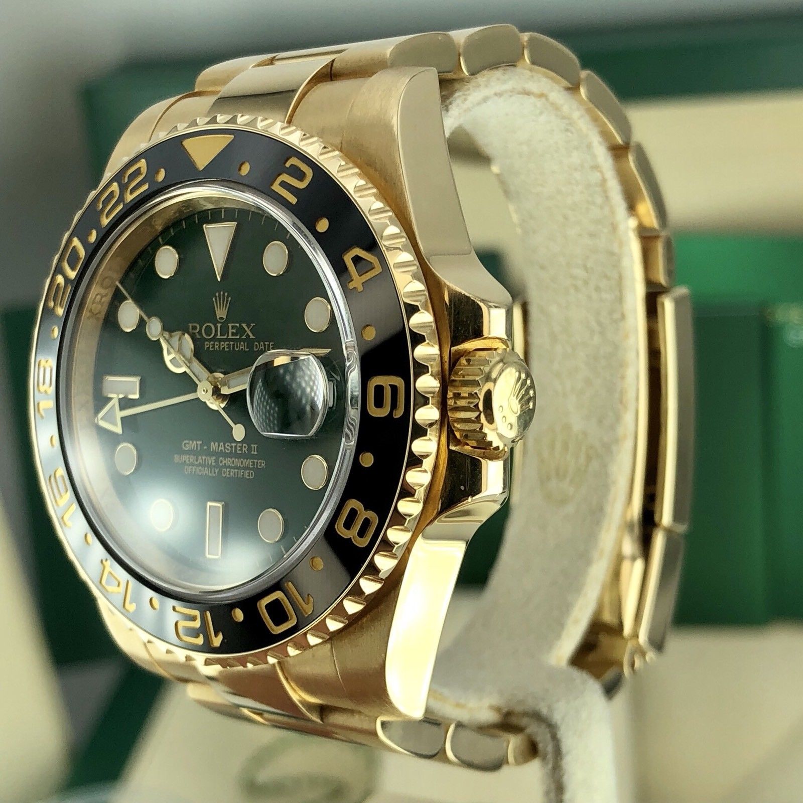 2018 Rolex 116718 LN GMT Master II Solid 18k Green Dial Box And card