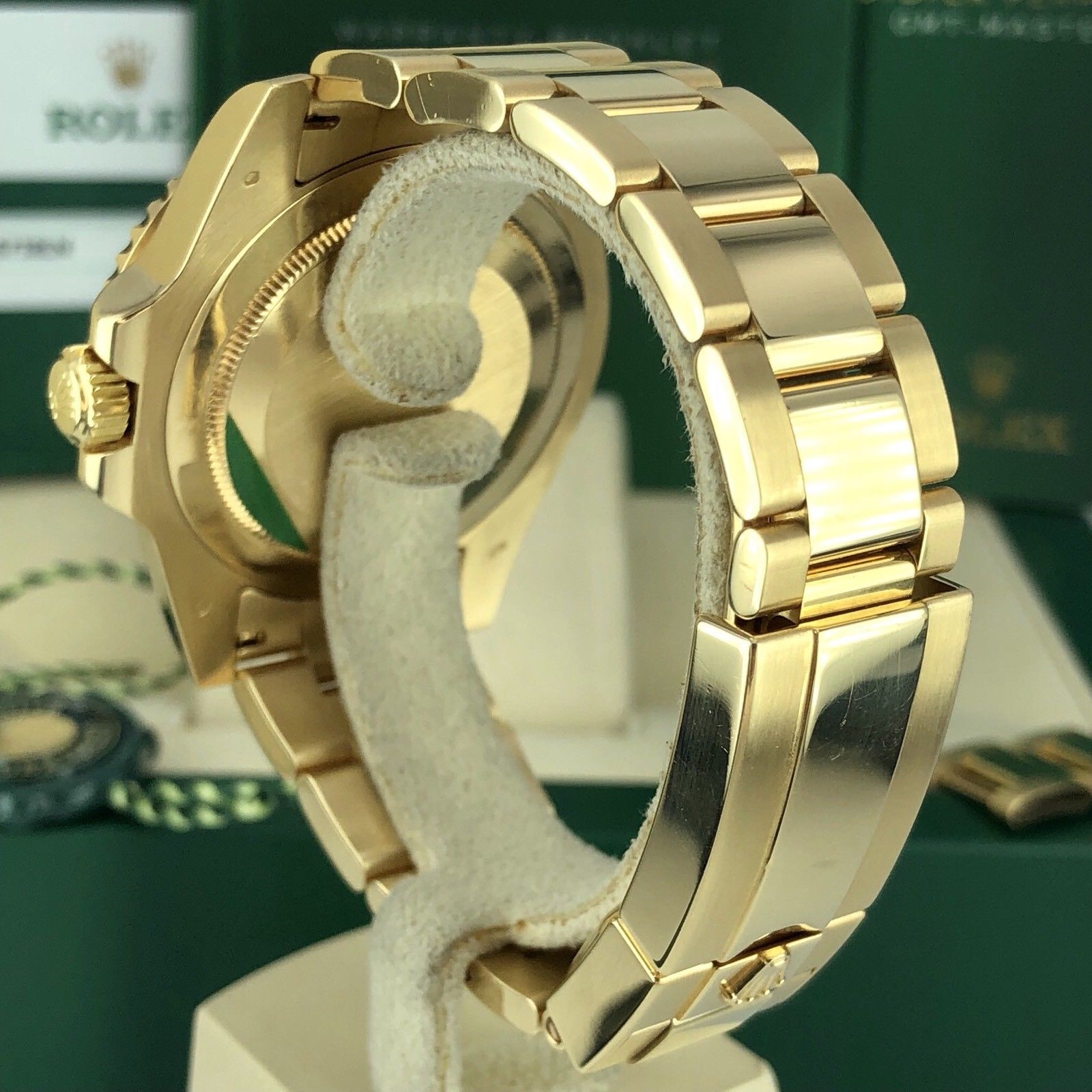 2018 Rolex 116718 LN GMT Master II Solid 18k Green Dial Box And card