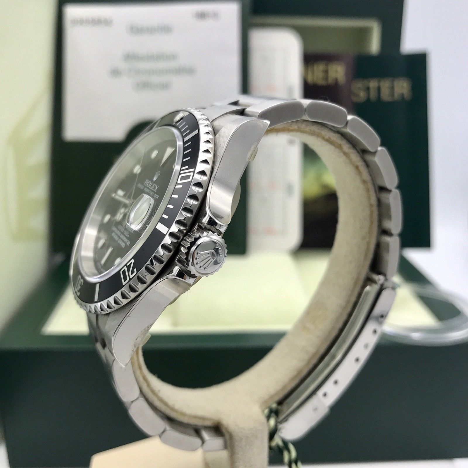 Unworn Rolex Submariner 16610 FULL SET Papers D Serial 2006 NOS