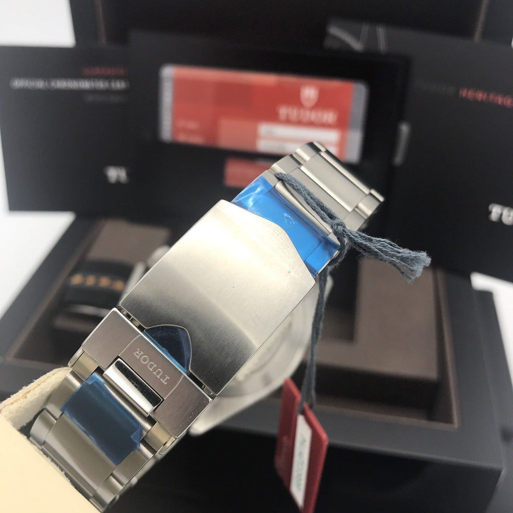 Unworn 70330N TUDOR Heritage Chronograph Black/Gray Dial Men’s Automatic Fullset