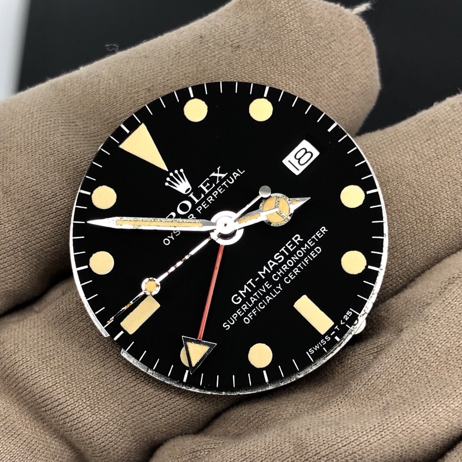 Vintage Rolex GMT Master 1675 Dial Pepsi Unpolished Untouched 1977