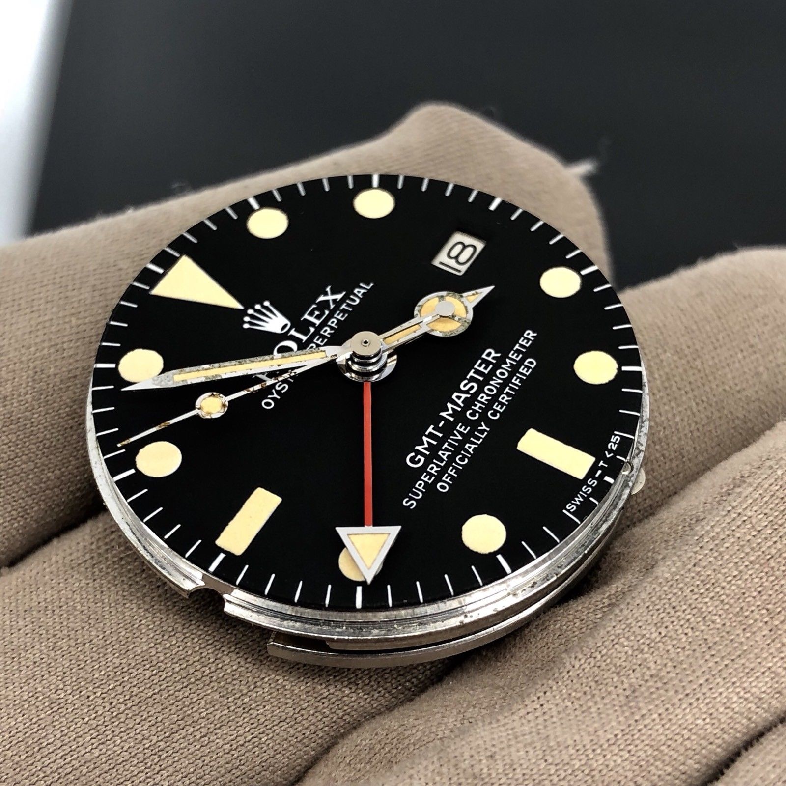 Vintage Rolex GMT Master 1675 Dial Pepsi Unpolished Untouched 1977