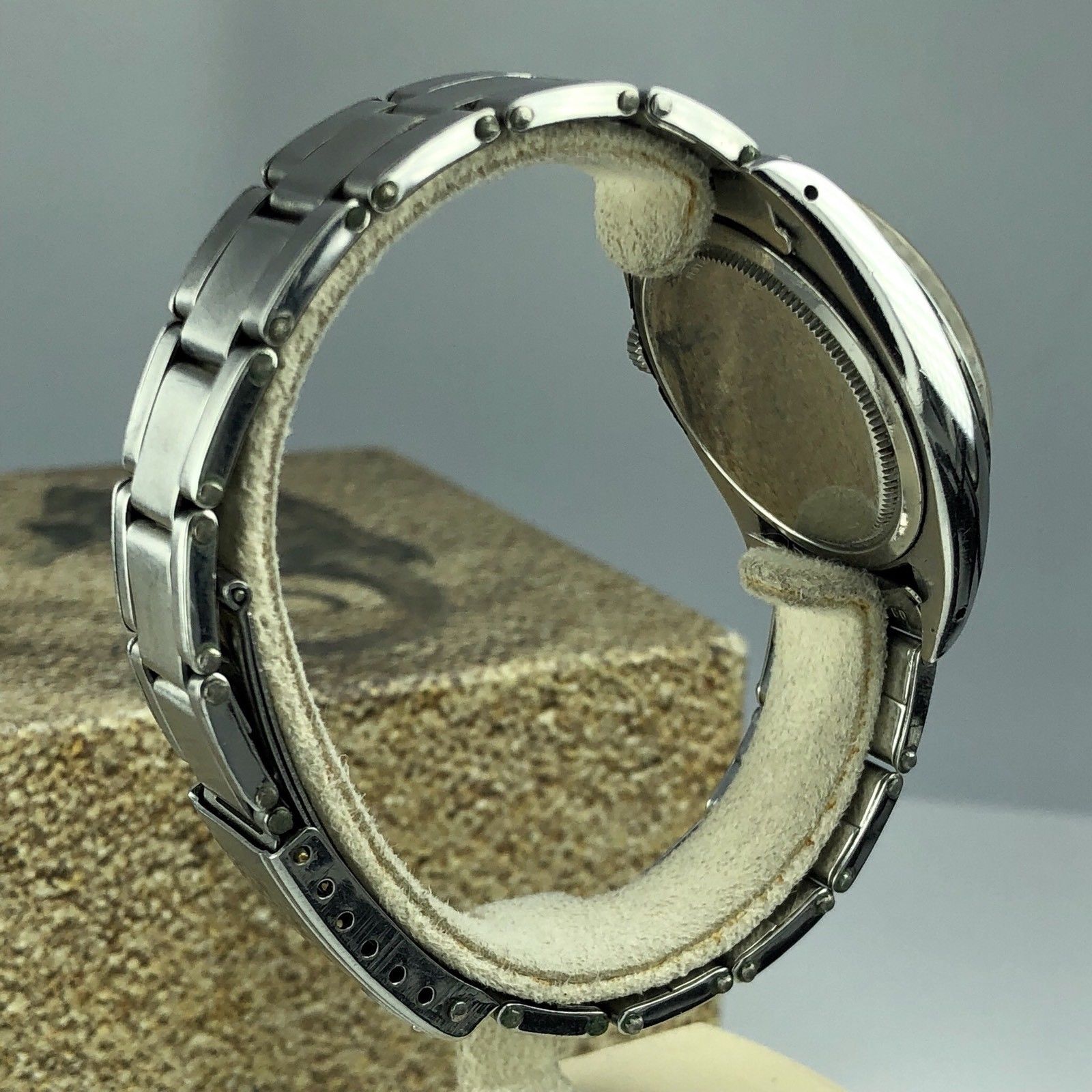 1964 Vintage Rolex Oysterdate 6694 precision